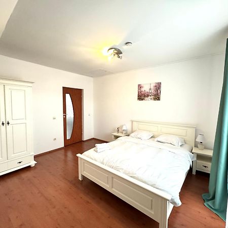 Flh - Mira Apartments Sibiu Exteriör bild