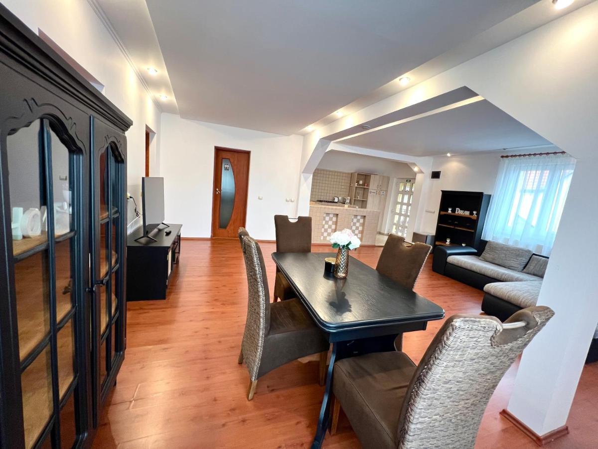 Flh - Mira Apartments Sibiu Exteriör bild