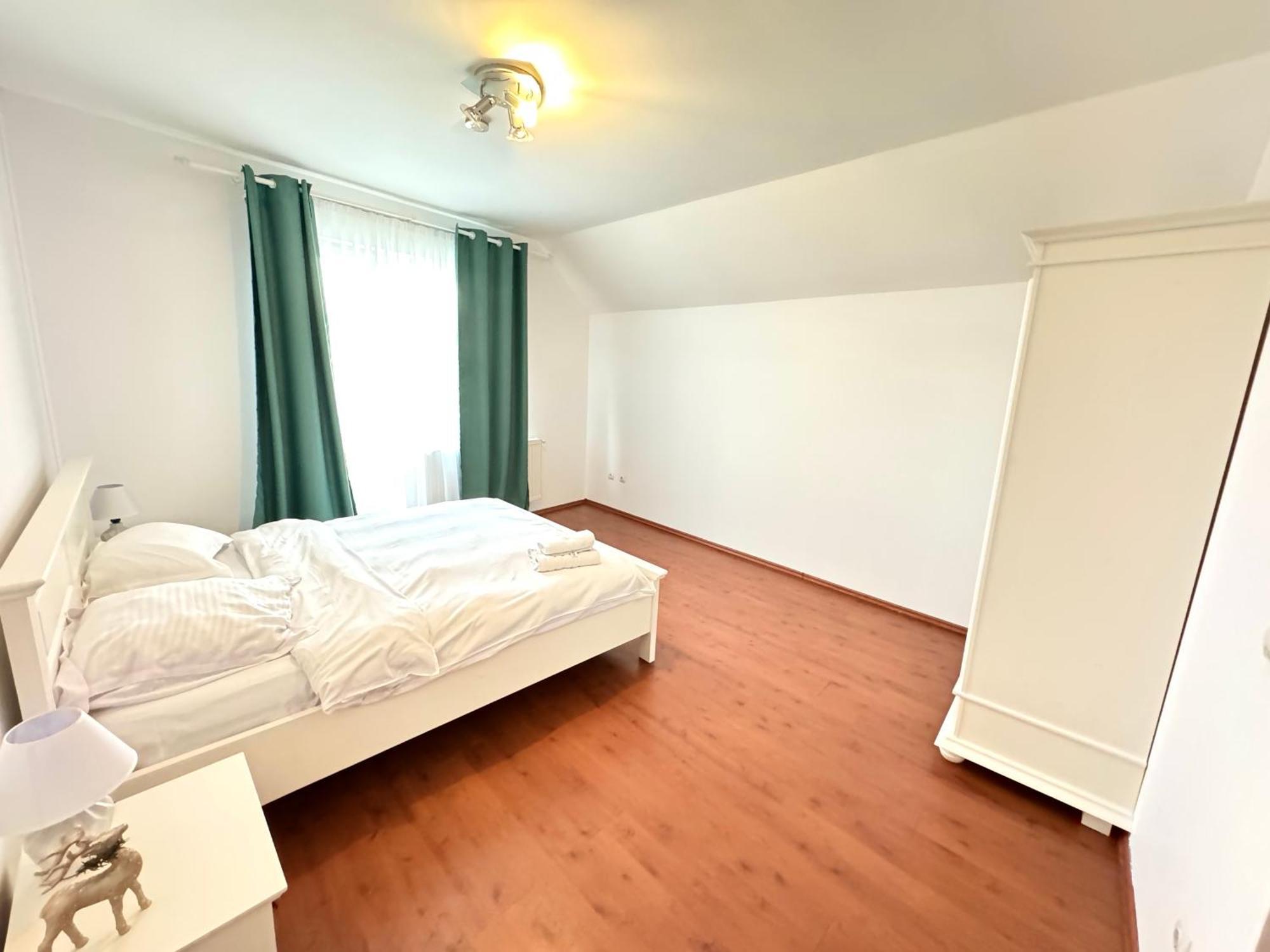 Flh - Mira Apartments Sibiu Exteriör bild